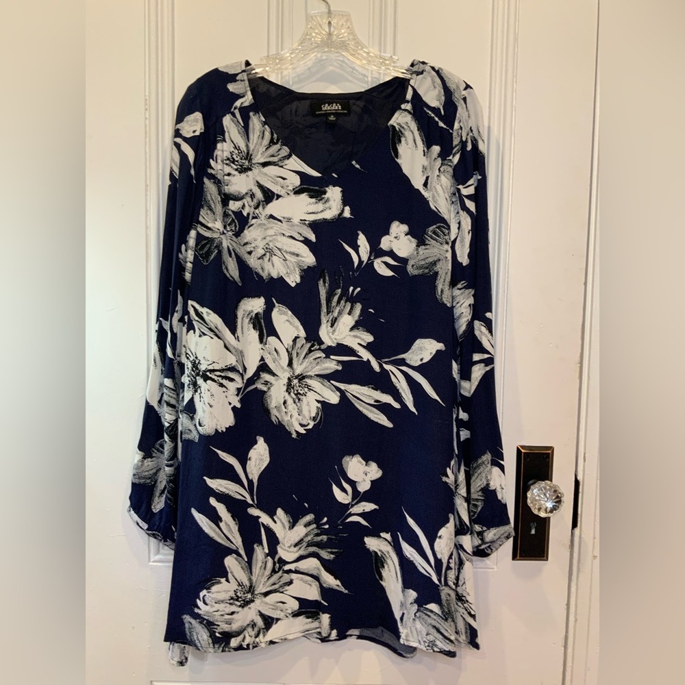 Lulu's V Neck Navy and White Floral Long Sleeve Dress